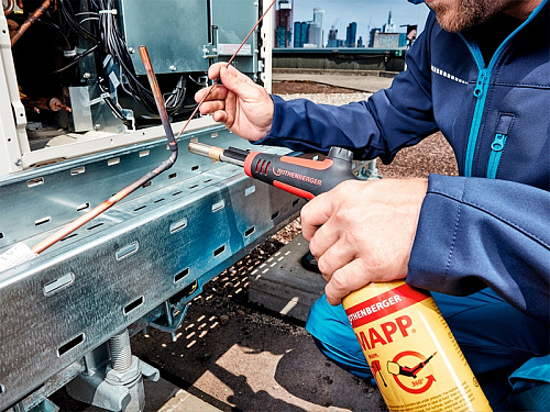 Rothenberger Super Fire 4 Hot Box газовая горелка для пайки с пьезоподжигом и баллончиком Rothenberger Super Fire 4 Hot Box газовая горелка для пайки с пьезоподжигом и баллончиком