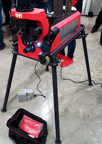 Rothenberger Rogroover 1"-12" гидравлический желобонакатчик Rothenberger Rogroover 1"-12" гидравлический желобонакатчик