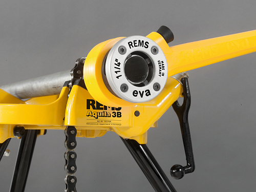 Rems Aquila 3B переносной складной верстак-тренога с цепными тисками Rems Aquila 3B переносной складной верстак-тренога с цепными тисками