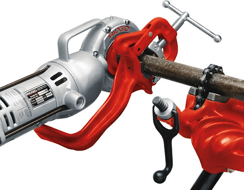 RIDGID 700 клупп электрический резьбонарезной + комплект головок 1/2-2, струбцина и кейс RIDGID 700 клупп электрический резьбонарезной + комплект головок 1/2-2, струбцина и кейс