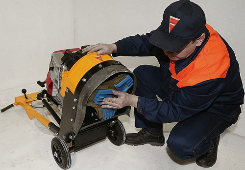 Сплитстоун GM-122G мозаично-шлифовальная машина с бензиновым двигателем Сплитстоун GM-122G мозаично-шлифовальная машина с бензиновым двигателем