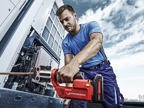 Фото Rothenberger Romax COMPACT TWIN TURBO BASIC пресс-пистолет аккумуляторный гидравлический - Fortools - профессиональный инструмент Фото Rothenberger Romax COMPACT TWIN TURBO BASIC пресс-пистолет аккумуляторный гидравлический - Fortools - профессиональный инструмент