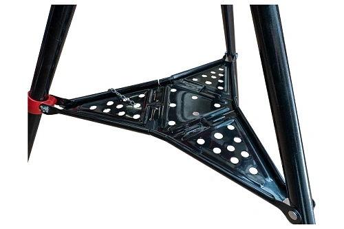 Voll 1/2"-6" универсальный складной верстак-тренога с цепными тисками Voll 1/2"-6" универсальный складной верстак-тренога с цепными тисками