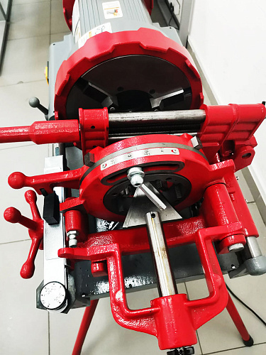 Фото Esson ElectricCut-100HW1 электрический резьбонарезной станок - Fortools - профессиональный инструмент Фото Esson ElectricCut-100HW1 электрический резьбонарезной станок - Fortools - профессиональный инструмент