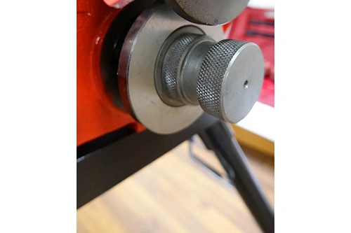 Voll V-Groover 6" гидравлический желобонакатчик Voll V-Groover 6" гидравлический желобонакатчик