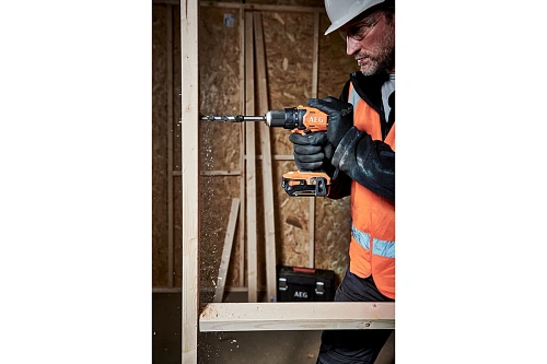 AEG BS18G4-202C дрель-шуруповерт AEG BS18G4-202C дрель-шуруповерт